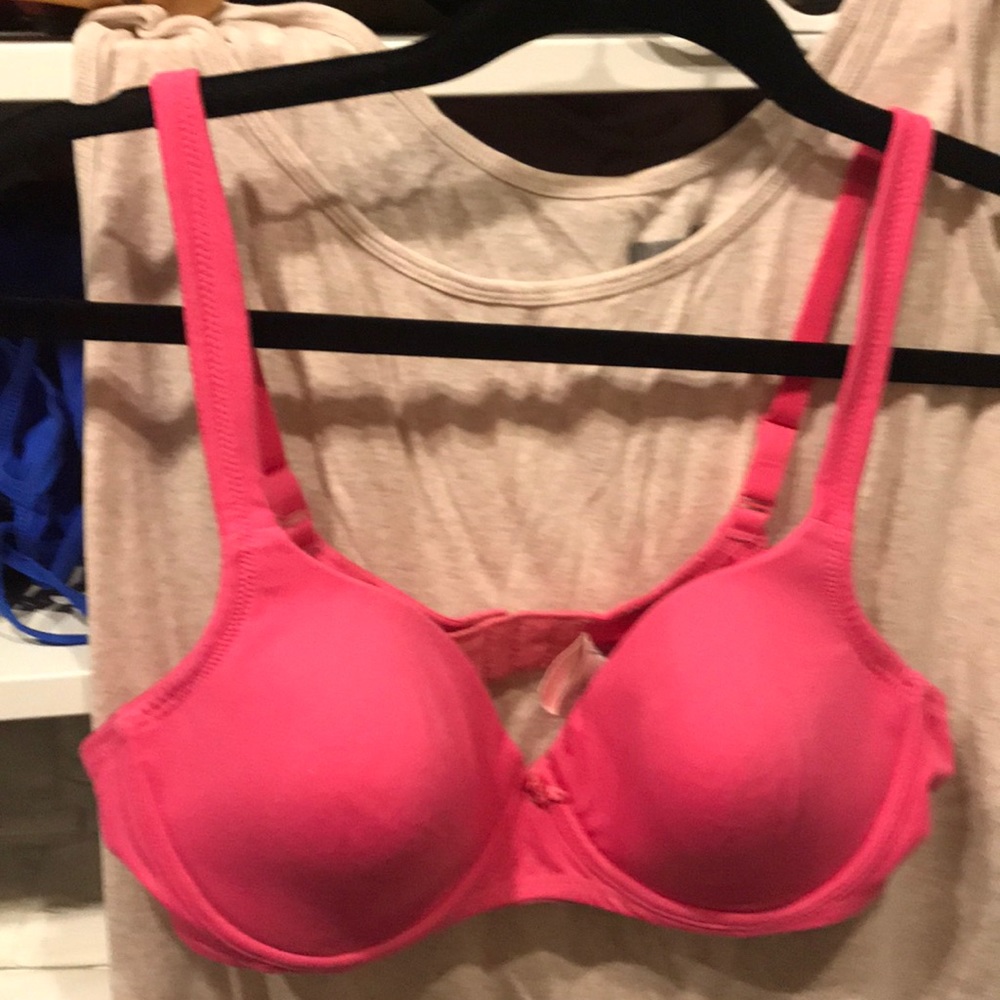 VS Pink bra
